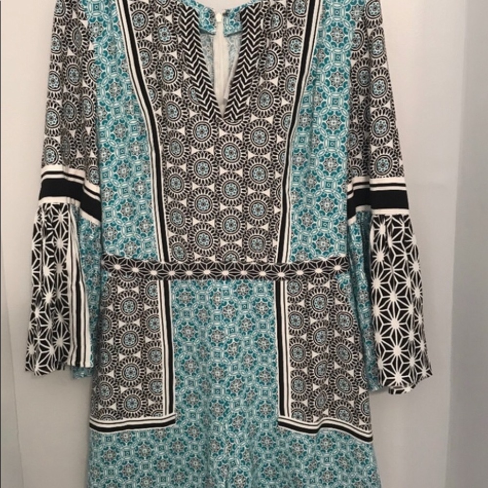 NWOT Loft Bell Sleeve Romper - Picture 3 of 3
